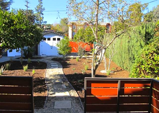Yard. Courtesy of Steven Senigram – Keller Williams Los Feliz