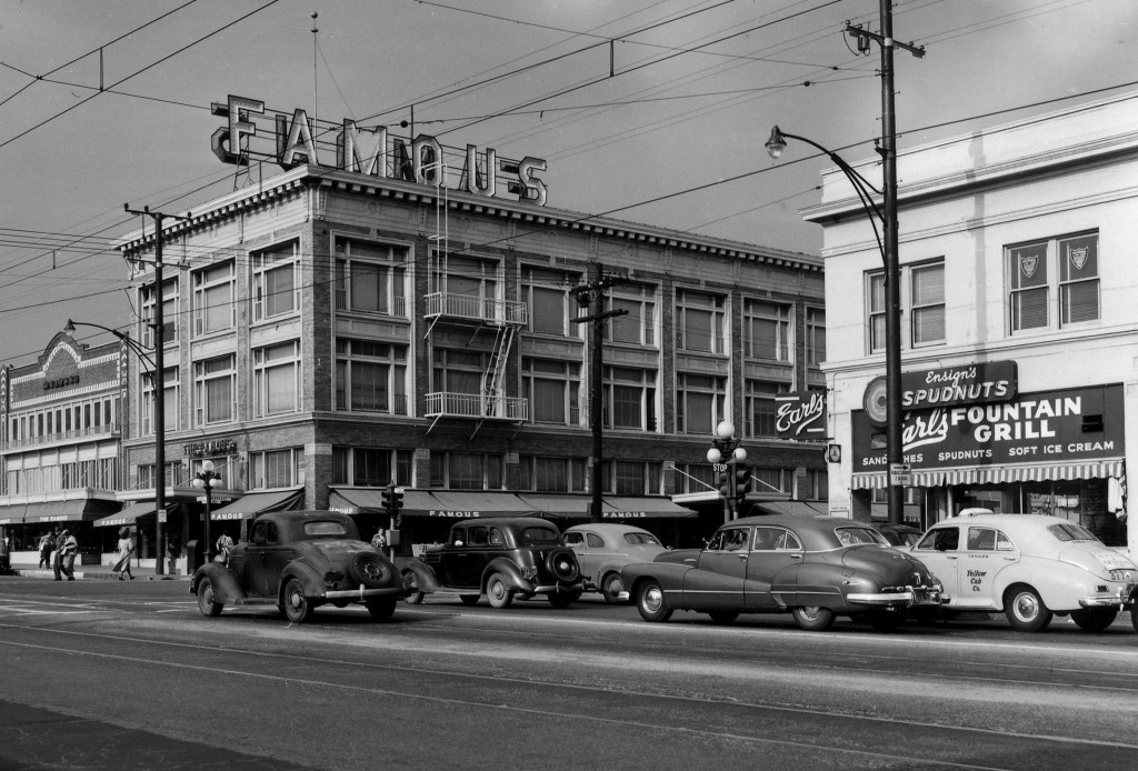The Huntley-Evans building in 1922